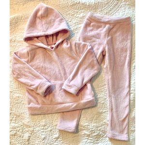 32 Degrees Size 3T / 4T Light Pink Fuzzy Matching Set